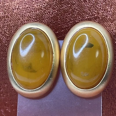 PENDIENTES CABUJÓN OVALADO AMARILLO LUCITE VINTAGE AÑOS 80 TONO DORADO YUGO HUEVO Foto 1 de 4