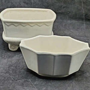 Vintage Set Of 2 Ceramic Planters Hull Pottery Pedestal White Decorative - Picture 1 of 7