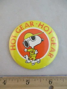 Vintage Charley Brown as Joe Cool ~ Hot Gear ~ Pinback Button - Picture 1 of 3