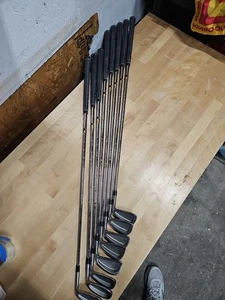 Titleist DCI Black Iron Set 4-PW R300 Stiff Steel  37.5" RH New Grips Nice - Picture 1 of 6