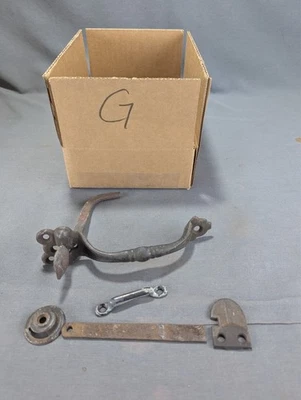 Conjunto antigo de trava de polegar de ferro fundido Blake patente 7" G - Imagem 1 de 4