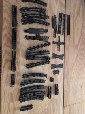 HO Scale, Assortment Of  Atlas Track, Brass Over 100 pieces of track - Image 1 of 4