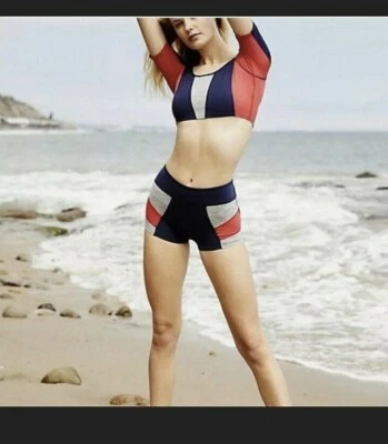 Free People Movement Colorblock Deepest Navy Combo Rojo Azul Gris 2 Piezas Mediano  Foto 1 de 4