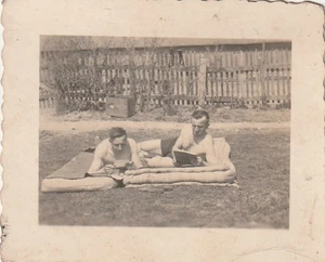 B4 - Foto Photo Fotografia  Anni 30 - Coppia uomini che prende sole - Foto 1 di 1