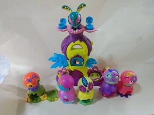 Zoobles Sets Lot Pop Open Action Toys House carrier and charachters - Picture 1 of 5