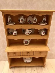 Dolls House 1/12 Scale Miniature Waxed Pine Dresser And Accessories - Picture 1 of 10