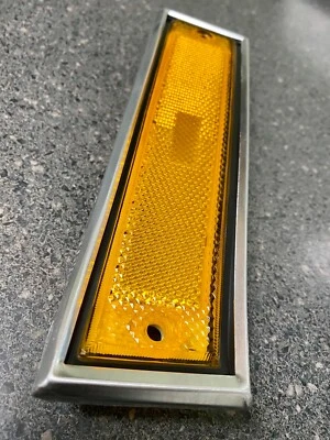 1981-1991 Chevrolet GMC Suburban Jimmy Front Right & Left Side Marker With Trim - Image 1 of 3