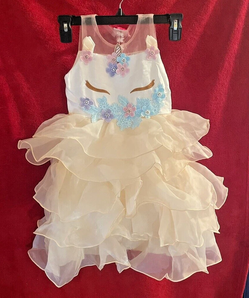 Vestido de unicornio de lujo 5T | Color: rosa/blanco Foto 1 de 4
