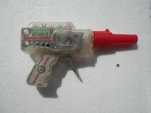 VINTAGE RARE PLASTIC SPACE GUN PISTOL SUPER ISKRA YUGOSLAVIA - Picture 1 of 4