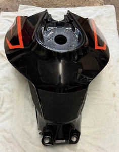 KTM 1290 Super Duke R Benzintank 2018-2019 - Photo 1/5