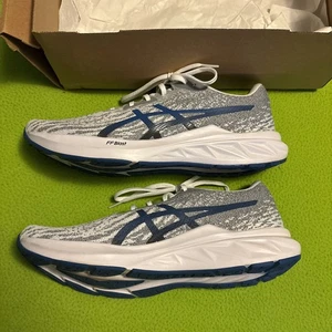 NEU ASICS 11.5 Herren Dynablast 2 Laufschuhe Electric Blue/White - Bild 1 von 8