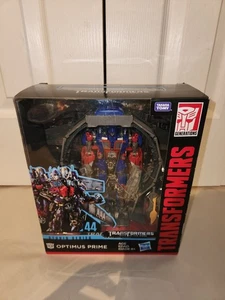 Optimus Prime #44 Studio Series Transformers DOTM 1st Release Hasbro NEW SEALED - Picture 1 of 12
