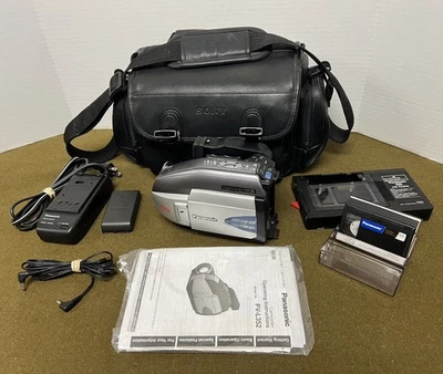 Panasonic PV-L352D Palmcorder VHS-C 700x Zoom And Accessories Tested And Working - Image 1 of 4
