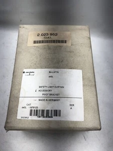 NEW ALLEN-BRADLEY 440L-AF6103 PIVOT BRACKET SAFETY LIGHT CURTAIN ACCESSORY - Picture 1 of 6