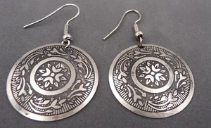 Pendientes de metal plateado étnico hippie Bollywood pendientes Aligarh India - Imagen 1 de 2