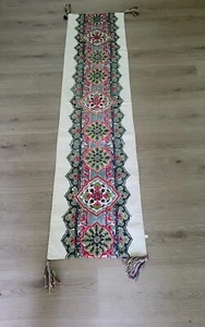 Cynthia Rowley Embroidery Flower Tassel Table Runner Party Garden Vibrant - Picture 1 of 17
