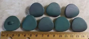 8 Interesting Triangular 26 mm Green Shank Buttons - Picture 1 of 1