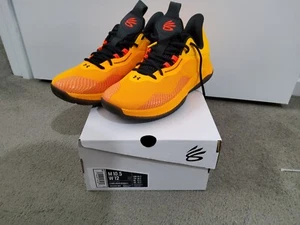 Size 10.5 - Under Armour Curry HOVR Splash 2 Yellow - Picture 1 of 1