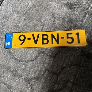 NIEDERLANDE NUMMERNSCHILD 🇳🇱 NIEDERLÄNDISCH Holland Eurostars 2013 Base Tag # 9 VBN 51 - Bild 1 von 7