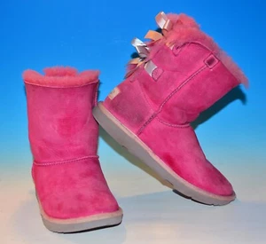 Hot Pink Bailey Doble Arco UGGS Talla 4 - Imagen 1 de 12
