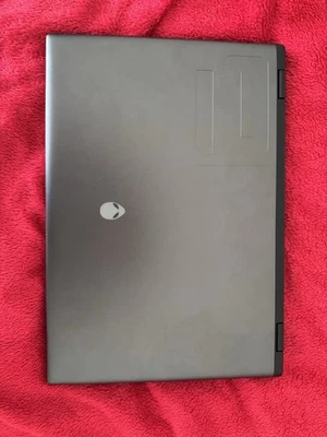 DELL Alienware M16 R2 - Immagine 1 di 4