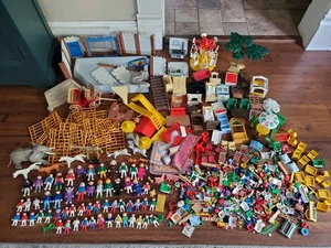 Enorme lotto vintage di personaggi Playmobil, animali dello zoo, mobili e accessori - Foto 1 di 24