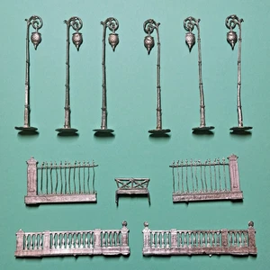 Zinn Konvolut, 6 Gaslaternen, Zäune, Geländer, Bank für Dioramabau, Scholtz, rar - Bild 1 von 3