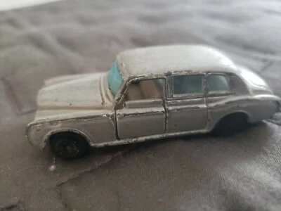 Yatming Silver Rolls Royce Phantom VI #1051 Diecast Car - Image 1 of 4