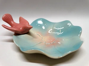 Jabonera vintage Royal Copley flor azul pastel con pájaro rosa cambio baratija - Imagen 1 de 11