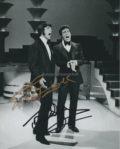 Tom Jones & Engelbert Humperdinck HAND Signed 8x10 Photo Autograph Cover