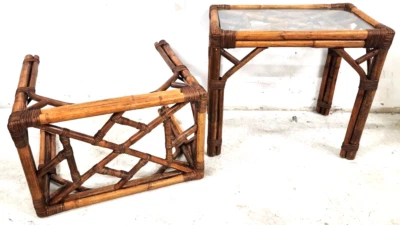 Mesas auxiliares francesas vintage de vidrio de ratán de bambú años 60 - un par Foto 1 de 4