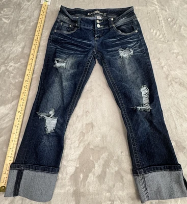Pantalones de mezclilla para mujer Almost Famous Capri talla 9 azules desgastados con puños Foto 1 de 4