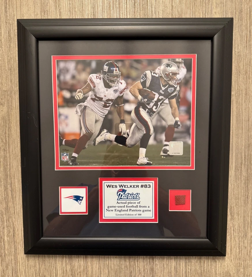 ОГРАНИЧЕННЫЙ ВЫПУСК New England Patriots Уэс Уэлкер Игра Б/у Футбол В Рамке Табличка - Изображение 1 из 4
