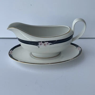 Royal Doulton Enchantment Porcelana Gravy Boat Base Inglaterra Foto 1 de 4