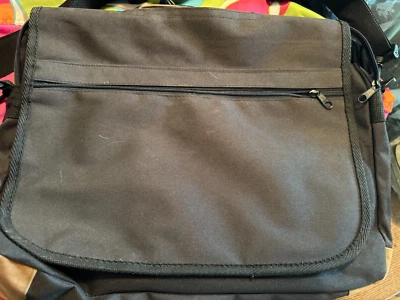 Estuche de transporte de lujo para computadora portátil bolsa correa para el hombro nailon negro, 14 x 17 Foto 1 de 4