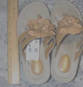Hellbraune Cobbie Kuschel-FlipFlops Keilabsatz Blumen-Sandalen gepolstertes Bett Damen 6,5 breit neu mit Etikett - Bild 1 von 7