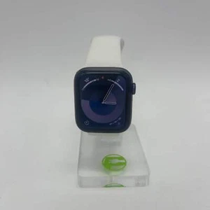 Bracelet sport GPS uniquement Apple Watch Series 4 44 mm gris sidéral blanc NU6D2VC/A - Photo 1 sur 6
