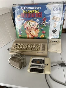 Commodore C64 Konsola systemu komputerowego PAL 64K Vintage Testowana Działająca w pudełku - Zdjęcie 1 z 7
