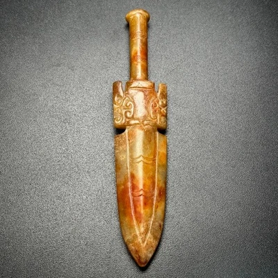 Espadas de jade antiguas chinas de jade con patrón de taocorbata de jade de la dinastía Han Foto 1 de 4