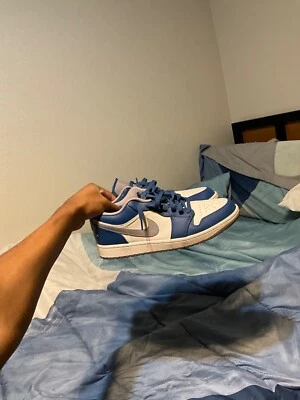 Talla 12.5 - Jordan 1 Low True Blue Cement Foto 1 de 4