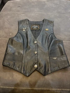 Milwaukee Leder Shaf Biker Weste L Harley Owners Group Patches Pins HOG Sturgis - Bild 1 von 13