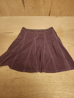 Athleta Whatever 百褶秋千 A 字栗色短裙短裤女式 12 码 — 第 1/4 张图片