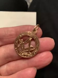 9ct Gold Masonic Pendant Fob Rose gold Vintage - Picture 1 of 3