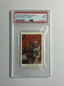 1978 Samlarsaker The Muppet Show Miss Piggy + Kermit #59 PSA 9 MINT (POP 2) RARE - Bild 1 von 2