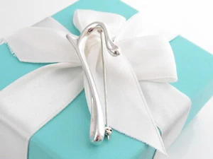 Broche prendedor Tiffany & Co letra alfabeto plateado "P" Peretti - Imagen 1 de 5