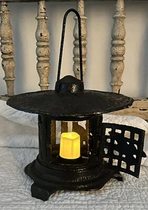 VINTAGE asiatische Gusseisen Laterne Pagode Garten Kerzenhalter Herzen hängend/Tisch - Bild 1 von 20