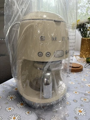 SMEG Drip Coffee Machine – Cream – Hardly Used, Excellent Condition - Image 1 of 4