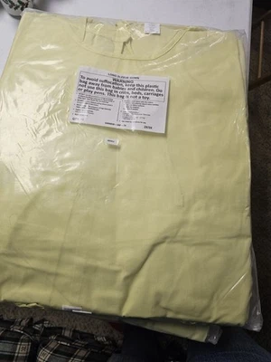 NUEVO PAQUETE DE 10 VESTIDOS DE HOSPITAL HANES MANGA LARGA VERDE ATADO TRASERO Talla 2X-3X Amarillo  Foto 1 de 4
