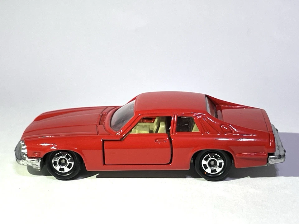 😎 Custom Made GLOSS RED   🔥 1978 Tomy/Tomica JAPAN  JAGUAR XJ-S F68 - Image 1 of 4