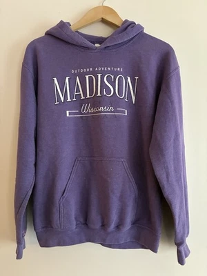 Sudadera con capucha para mujer Gildan Glitter Madison Wisconsin mezcla de algodón poliéster púrpura S Foto 1 de 4